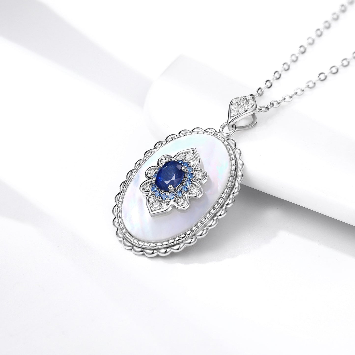 S925 Silver Inlaid Light Luxury Natural Sapphire Pendant Female Retro Design Natural Stone Necklace Natural Gemstone Necklace