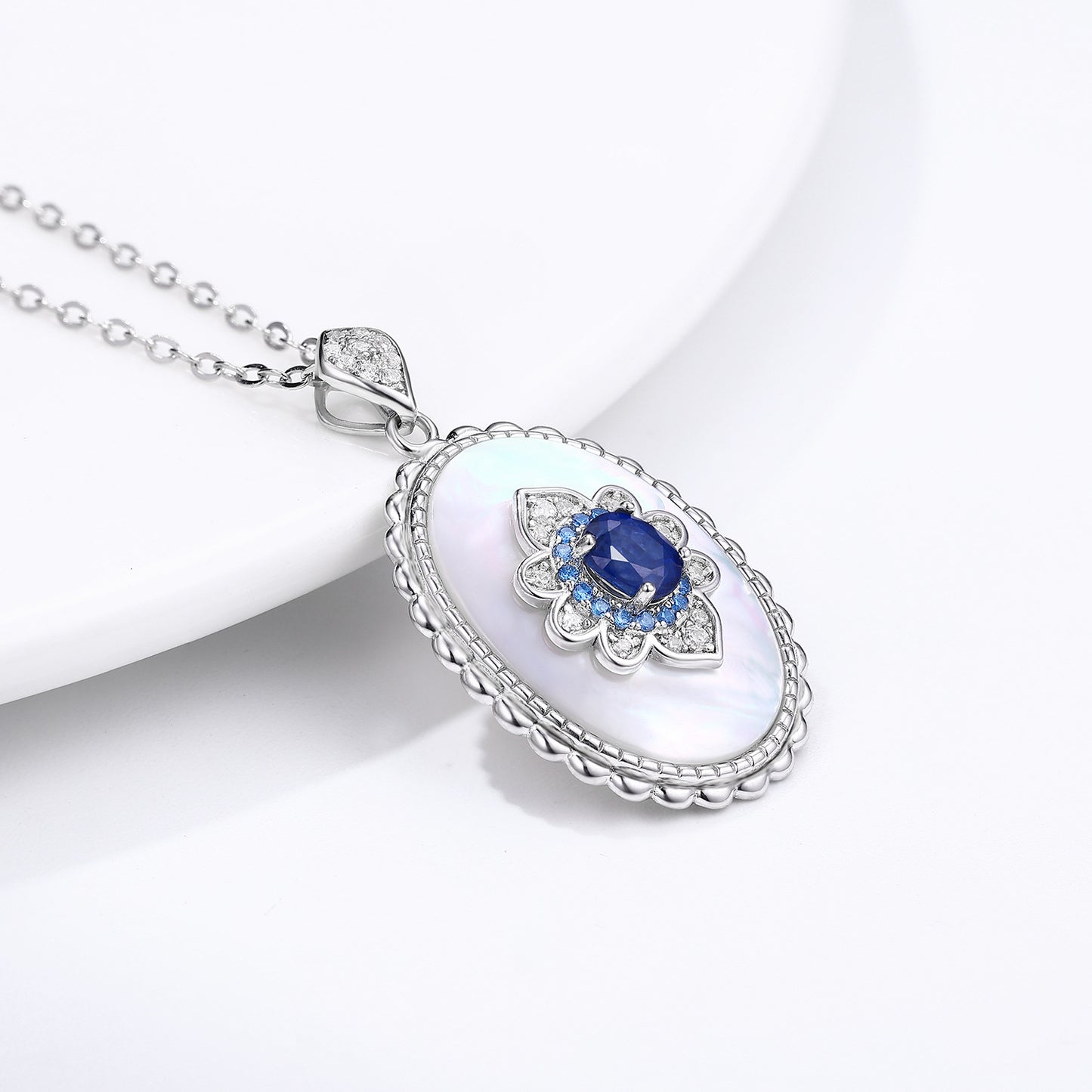 S925 Silver Inlaid Light Luxury Natural Sapphire Pendant Female Retro Design Natural Stone Necklace Natural Gemstone Necklace